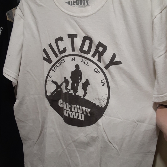 Men's shirts - Picture 12 of 16